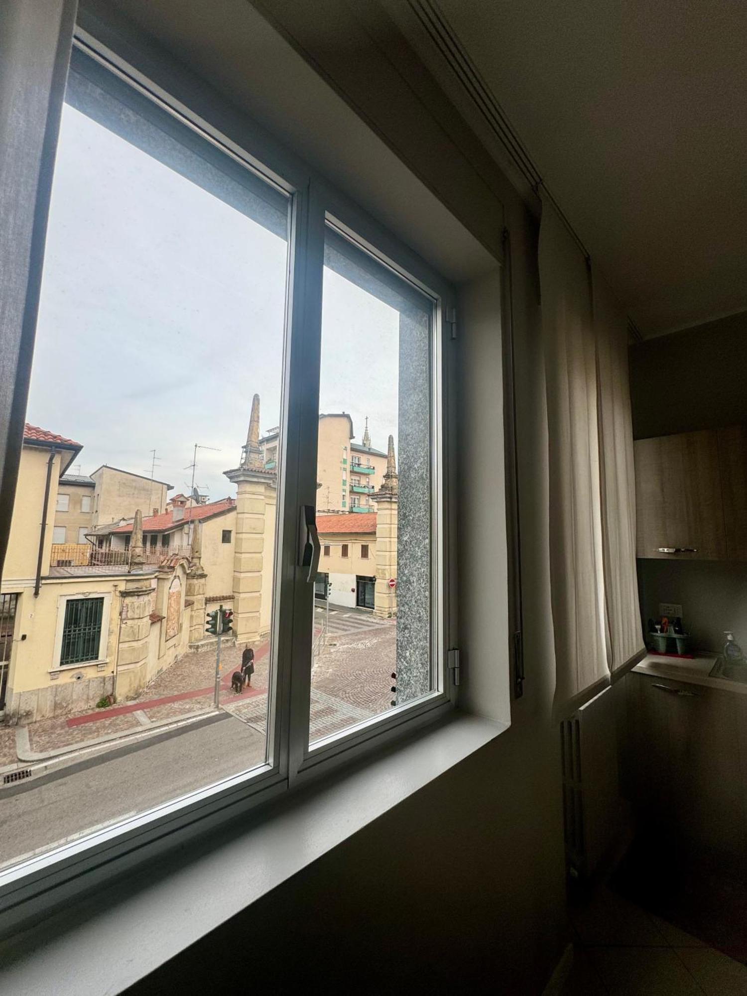 Casa Tito - Accogliente Monolocale A Due Passi Dalla Stazione Cesano Maderno Eksteriør billede