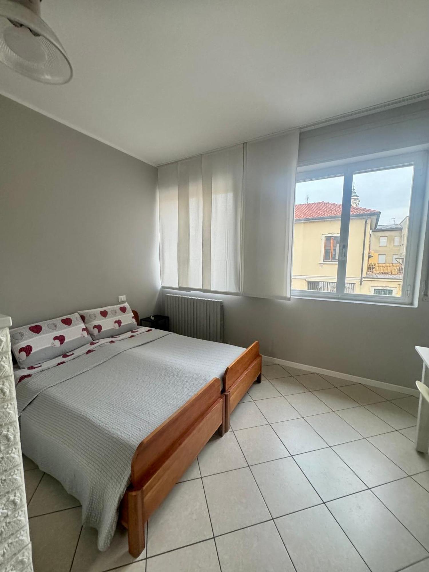 Casa Tito - Accogliente Monolocale A Due Passi Dalla Stazione Cesano Maderno Eksteriør billede