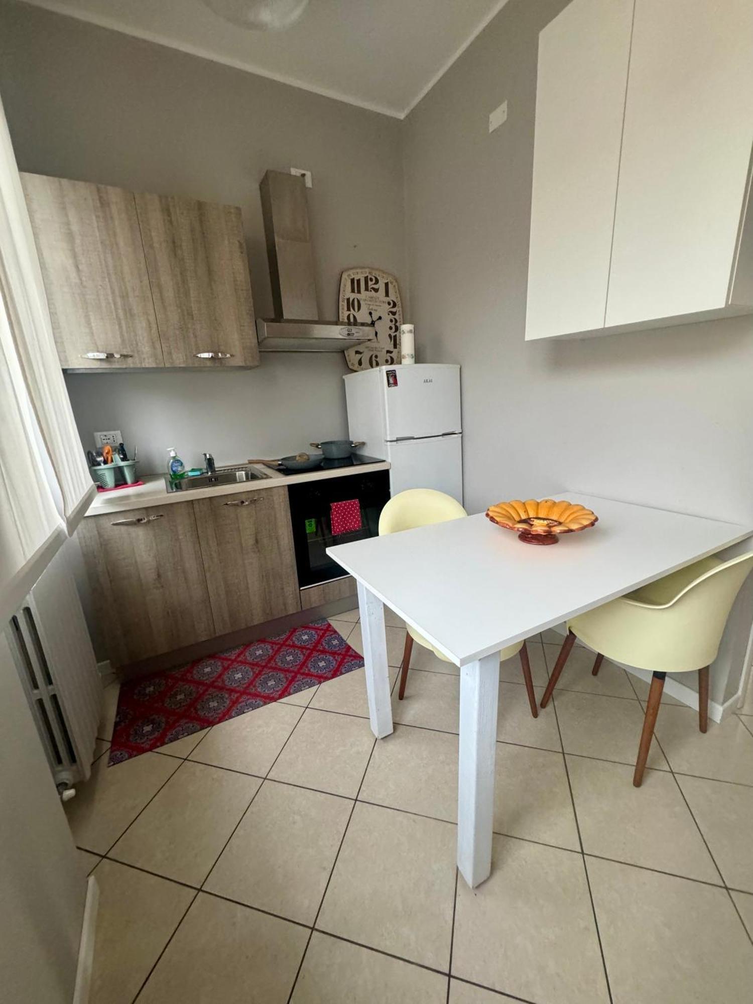 Casa Tito - Accogliente Monolocale A Due Passi Dalla Stazione Cesano Maderno Eksteriør billede