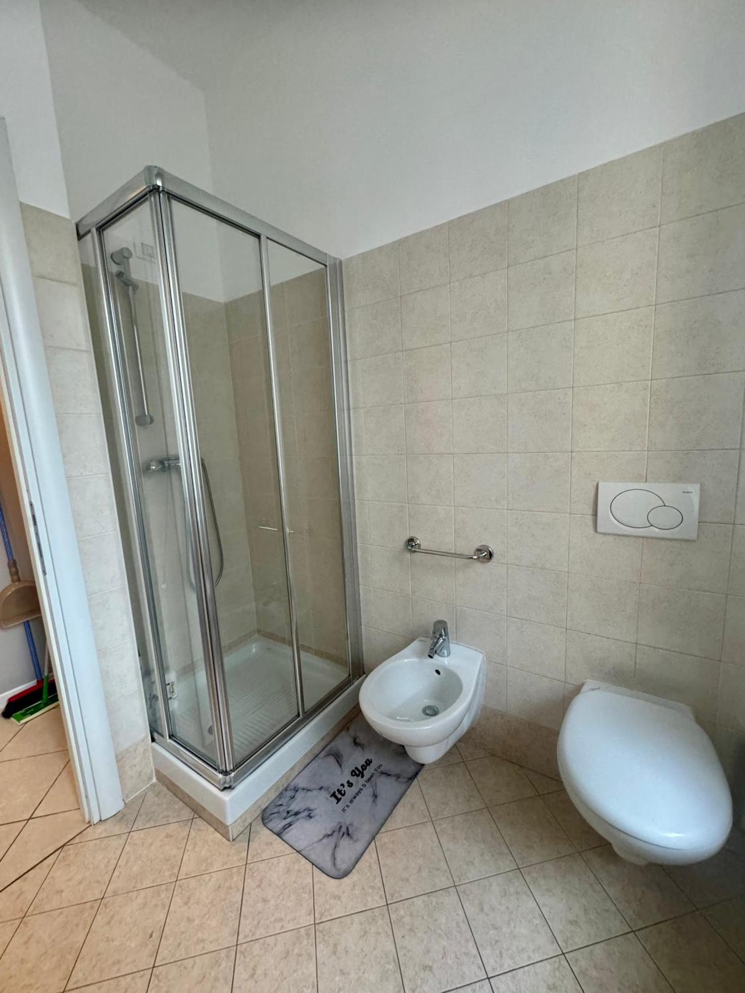 Casa Tito - Accogliente Monolocale A Due Passi Dalla Stazione Cesano Maderno Eksteriør billede